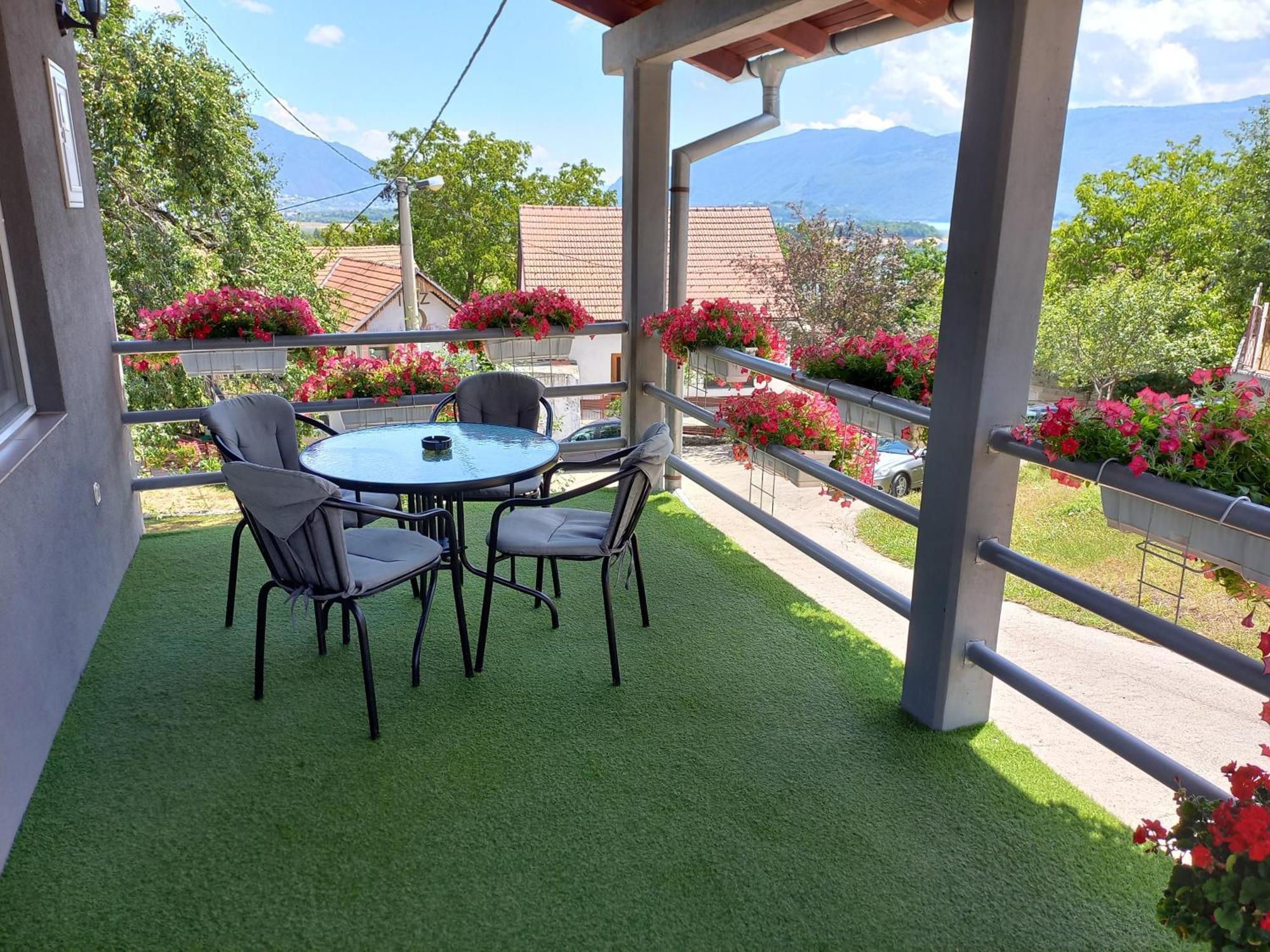 Apartman Konak Prozor Exteriér fotografie